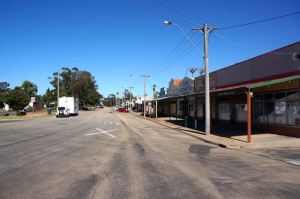 Main street Chinkapook