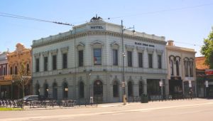 The famous 1890 Black Swan Hotel  - many a gold digger made his way there to air any grievances